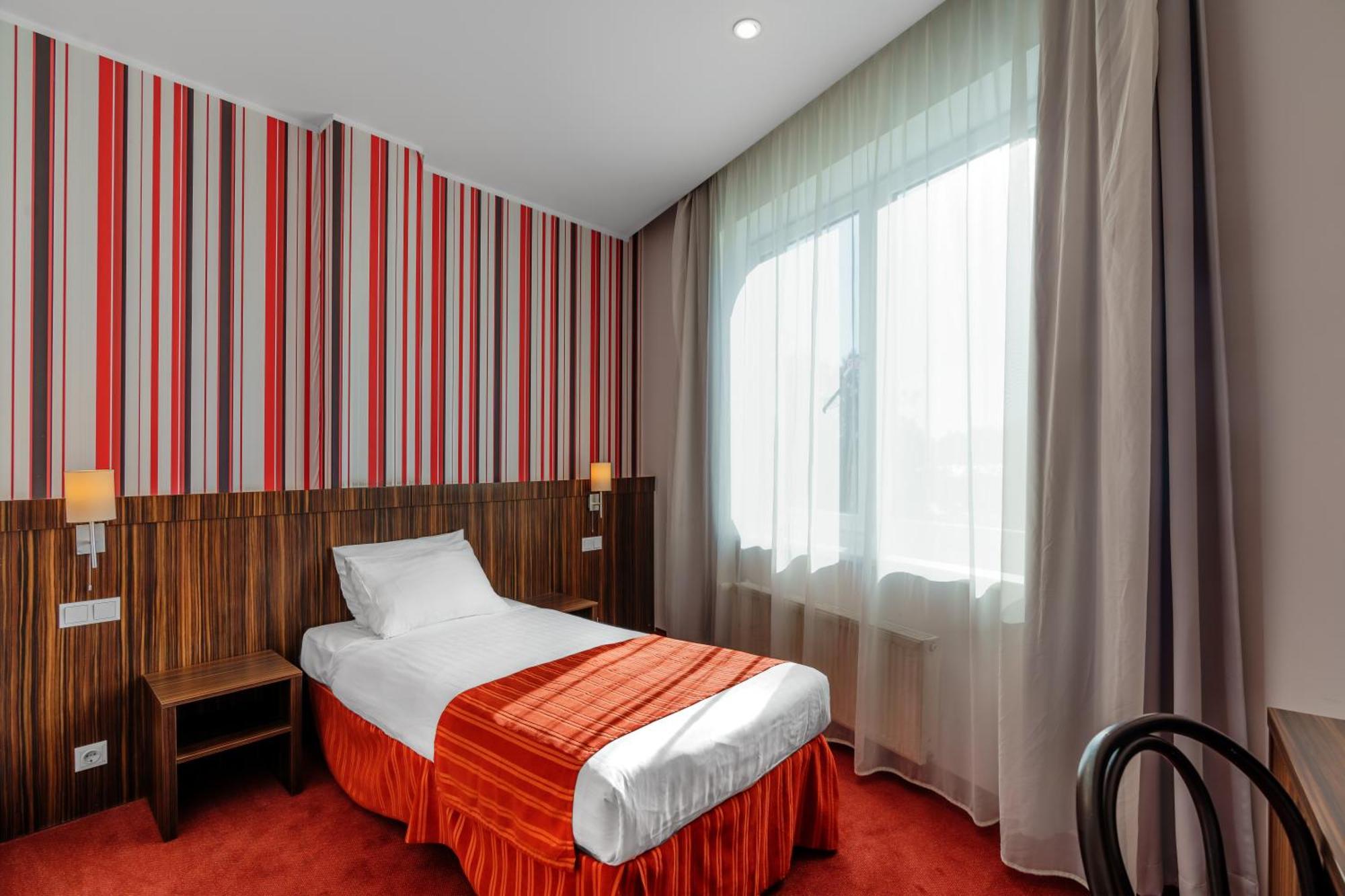 Rija Vef Hotel With Free Parking Riga Room photo